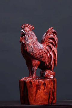 金鸡报晓 小叶紫檀老料一木镂空制作 【规格】长11cm 宽10cm 高23cm                 净重2.23斤 