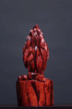 金鸡报晓 小叶紫檀老料一木镂空制作 【规格】长11cm 宽10cm 高23cm                 净重2.23斤 