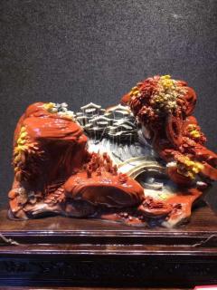五彩老挝石 题材巜高山流水》 尺寸：40–36–27厘米 纯天然质的，雕工立体！