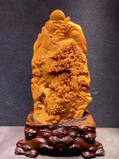 北部田黄石雕 尺寸：22-35-13 厘米重19 斤 精品，天然润色，喜气洋洋，质地上乘，雕工精美，包浆醇厚，收藏价值极高。