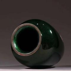 回流、铜胎日本七宝烧牡丹花纹赏瓶、整体雅安绿釉、器型古朴，极为漂亮、釉色肥厚，陈案赏玩雅器。尺寸：高24cm 肚径14.5cm 重1168克。