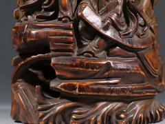 晚清 老竹雕人物故事山子摆件 规格：高26cm宽14cm重580g 取材天然，随形雕饰，刀功精湛，人物栩栩如生，开脸清晰，镂空雕刻，细节处理一丝不苟，保存完好，包浆皮壳一流，是一件难得的佳品。