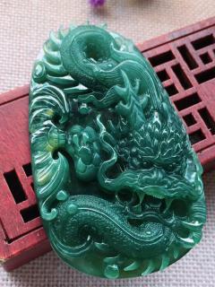 冰蓝水飘黄翡霸气龙牌，完美，尺寸76.5/46.6/10.5，2600