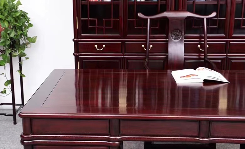 【书柜➕办公桌】 材质：赞比亚血檀/非洲小叶紫檀。 规格：书柜198*196*40 ；办公桌198*...