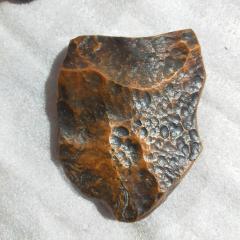 沙漠漆紫铜金,抽象象形牛头,阿拉善戈壁奇石,美丽奇石开片纹理