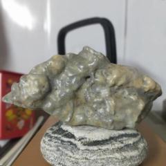 沙漠漆风凌石,阿拉善沙漠奇石玛瑙,多角度赏纹凹,自然美丽山子，大小15×7厘米